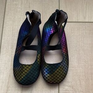 Monkey Feet Multicolor Scale Pattern Dress Shoes size 5-6y